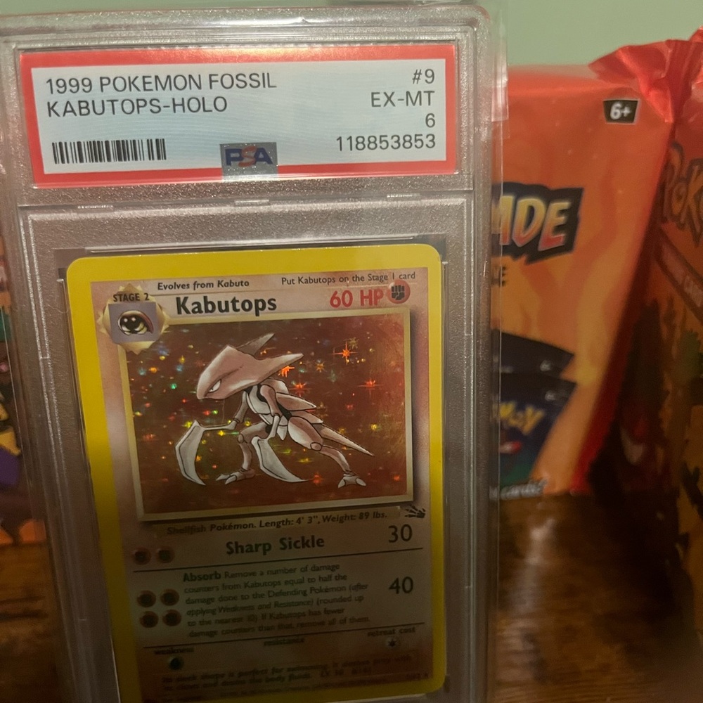 1999 Pokémon Fossil Kabutops Holo Card PSA 6